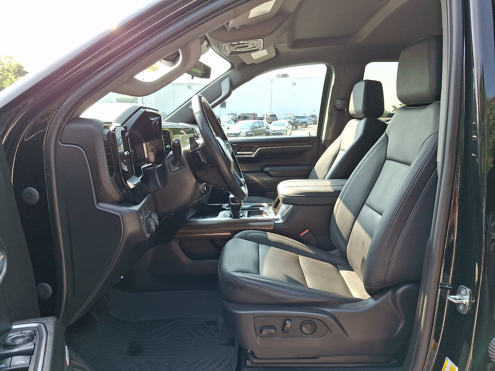 Used 2023 Chevrolet Silverado 1500 LT Trail Boss w/ Convenience Package II AWD/4WD image 14
