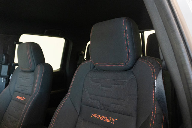 Used 2025 Nissan Frontier Pro-X w/ Pro Convenience Package RWD image 8