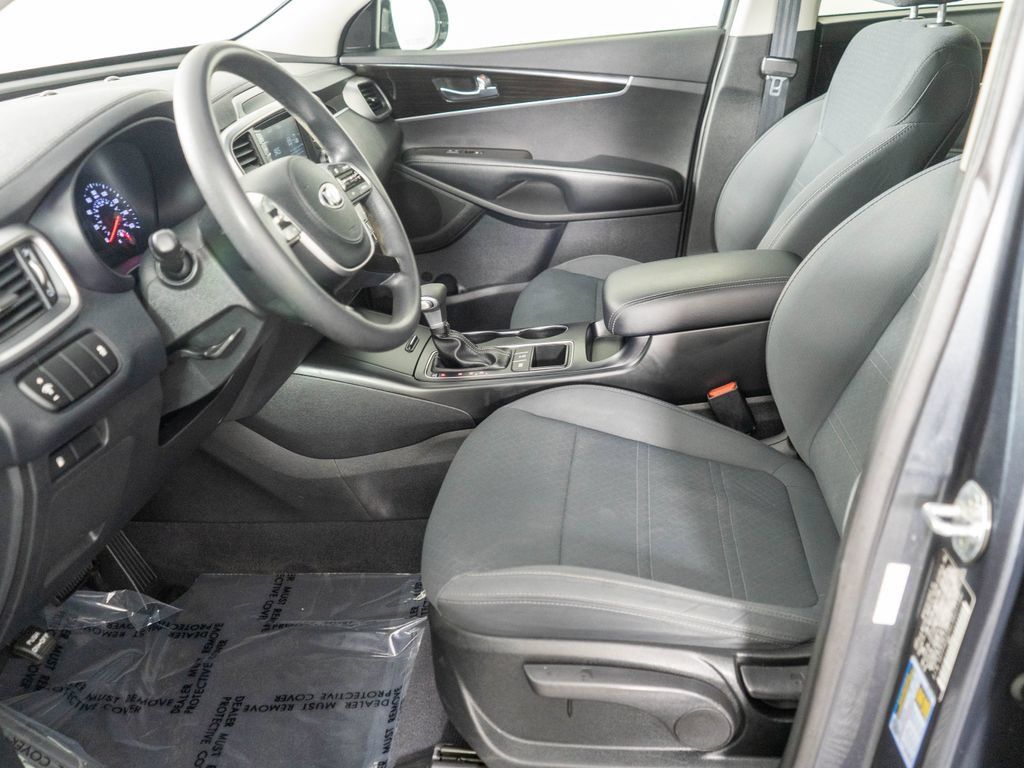 Used 2020 Kia Sorento AWD V6 image 10