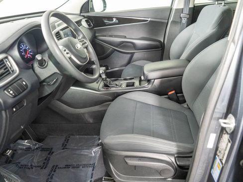 Used 2020 Kia Sorento AWD V6 image 10