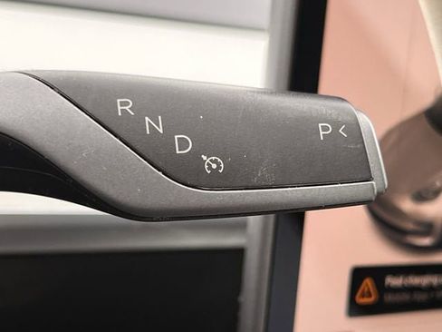 Used 2022 Tesla Model 3 Long Range image 17