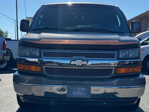Used 2008 Chevrolet Express 1500 w/ Preferred Equipment Group RWD image 2
