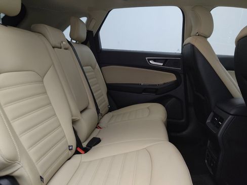 Used 2019 Ford Edge SEL w/ Equipment Group 201A FWD image 19