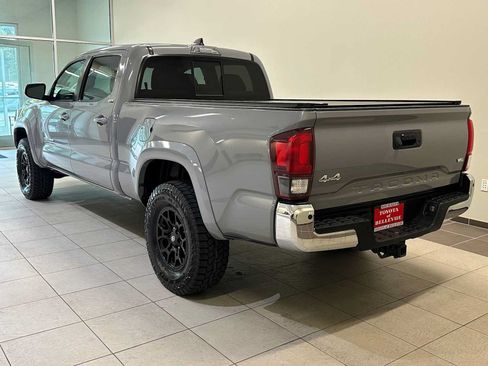 Used 2021 Toyota Tacoma SR5 AWD/4WD image 4
