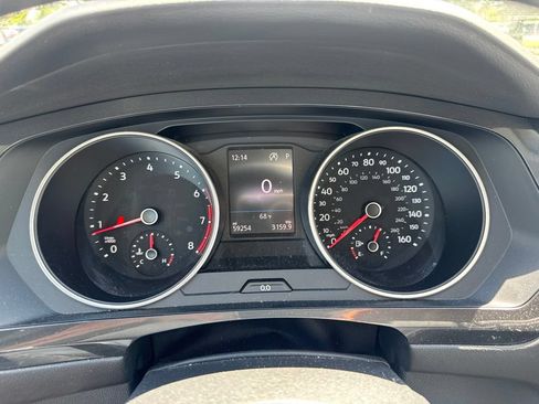 Used 2019 Volkswagen Tiguan SE w/ Panoramic Sunroof Package AWD/4WD image 11