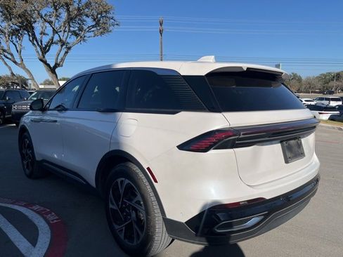 Used 2024 Lincoln Nautilus Premier w/ Equipment Group 102A image 5