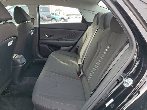 Certified 2023 Hyundai Elantra SEL image 8