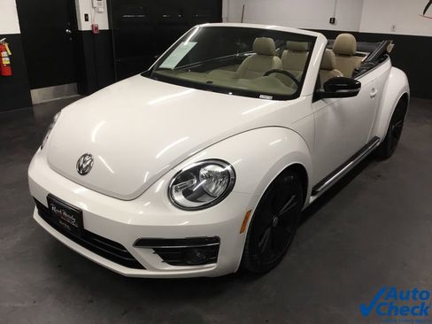 Used 2013 Volkswagen Beetle 2.0T image 6