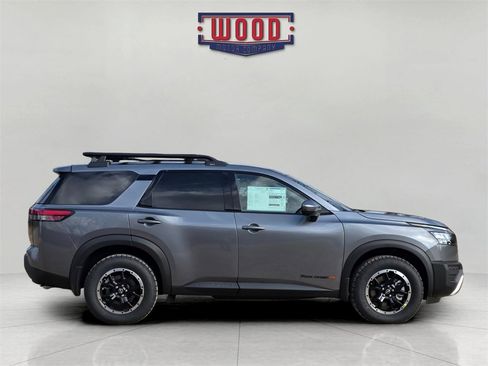 New 2025 Nissan Pathfinder Rock Creek image 2