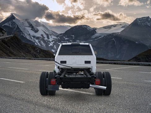 New 2026 Ford F550 2WD Crew Cab Super Duty image 6