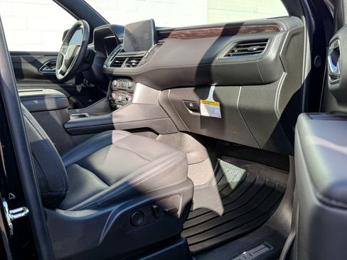 Certified 2024 Chevrolet Suburban Z71 w/ Off-Road Capability Package image 6