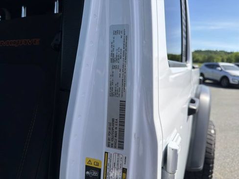 Used 2023 Jeep Gladiator Mojave w/ Cold Weather Group AWD/4WD image 35
