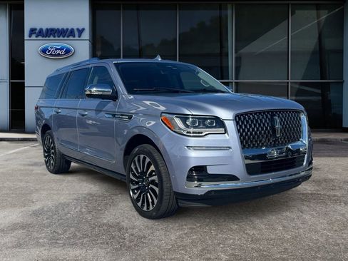 Used 2022 Lincoln Navigator L Black Label image 2