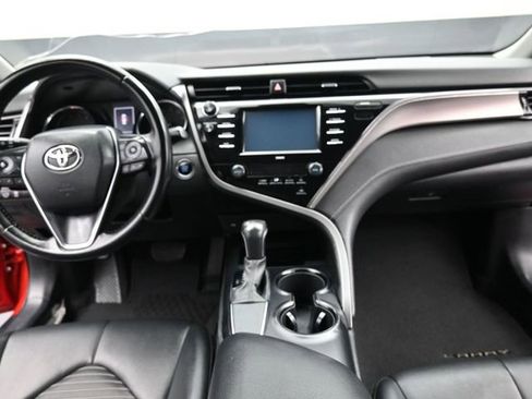 Used 2020 Toyota Camry SE w/ Convenience Package image 10