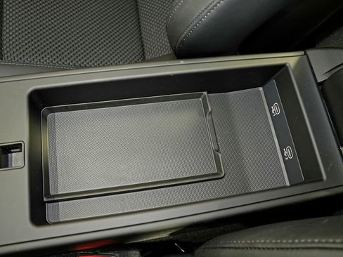 Certified 2024 Porsche 911 Carrera T RWD image 38