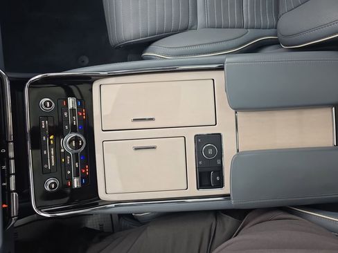 Used 2022 Lincoln Navigator Black Label image 34