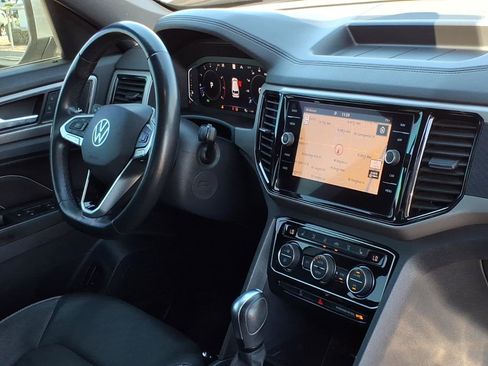 Certified 2020 Volkswagen Atlas Cross Sport SEL Premium image 14