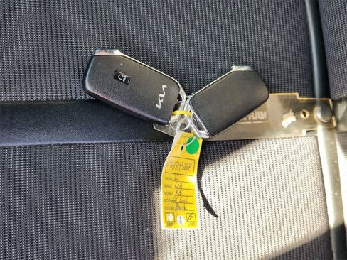 Used 2023 Kia K5 GT-Line image 32