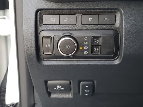 Used 2024 Ford F250 Platinum w/ FX4 Off-Road Package image 15