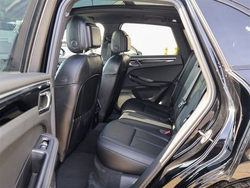 Used 2023 Porsche Macan S image 16