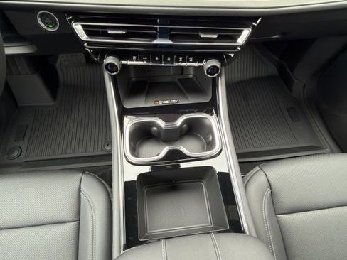 New 2026 Chevrolet Traverse LT w/ Sun and Wheel Package image 16