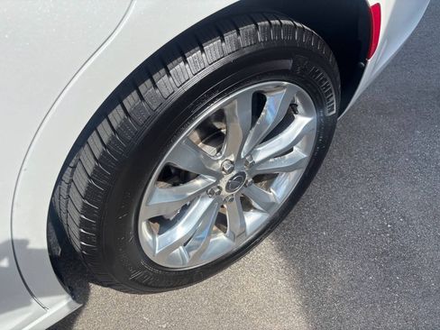 Used 2015 Chrysler 300 C w/ Harman/Kardon Audio Group AWD/4WD image 19