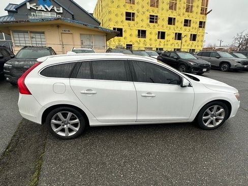 Used 2016 Volvo V60 T5 Premier image 8
