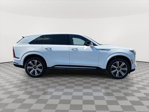 Used 2025 Cadillac Escalade IQ Luxury 1 image 2