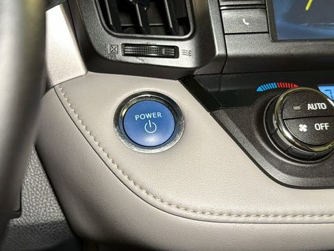 Used 2016 Toyota RAV4 Limited image 28