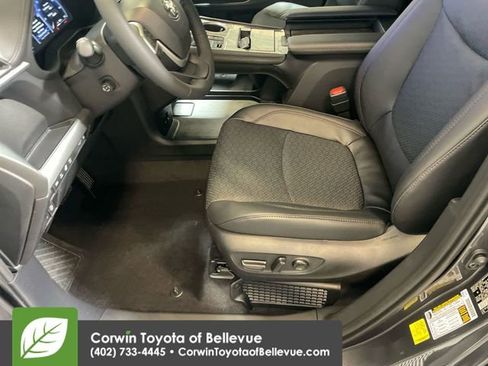 New 2025 Toyota Sienna Platinum image 12