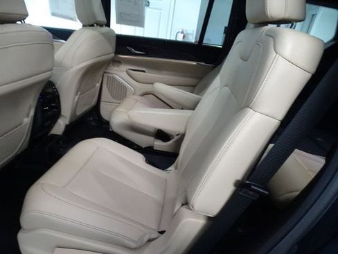 Certified 2024 Jeep Grand Cherokee L Limited w/ Luxury Tech Group II image 4