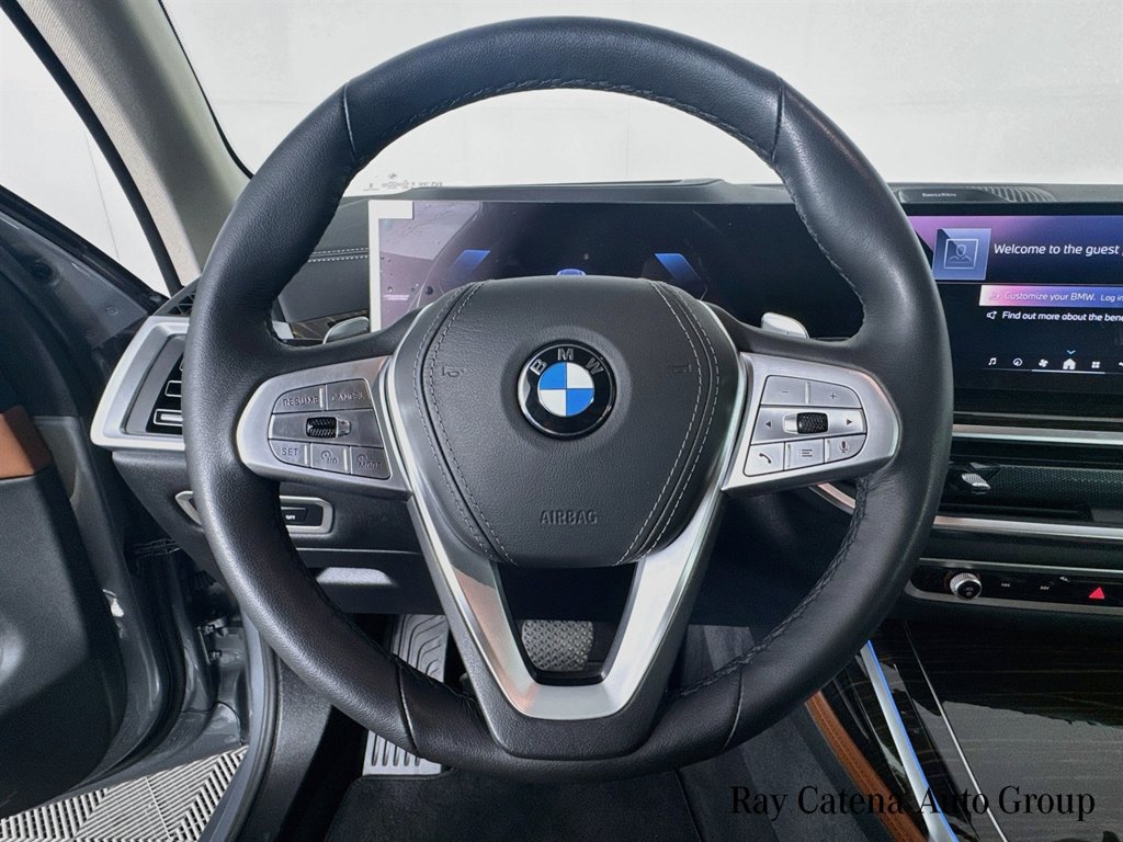 Used 2026 BMW X7 xDrive40i w/ Premium Package AWD/4WD image 11