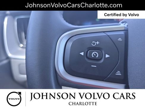 Used 2025 Volvo XC60 B5 Core AWD/4WD image 17