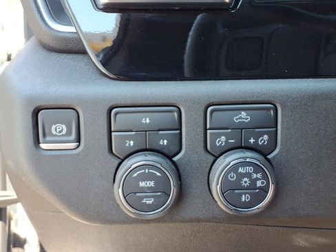 Used 2025 Chevrolet Silverado 2500 LT AWD/4WD image 11