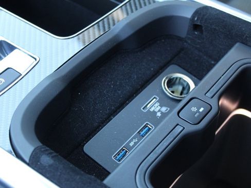 Used 2022 Land Rover Range Rover Sport SVR image 38