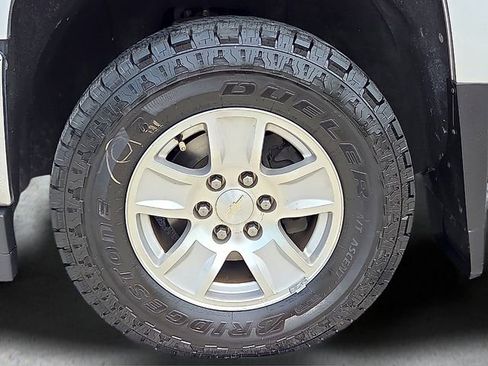 Used 2018 Chevrolet Silverado 1500 LT w/ All Star Edition AWD/4WD image 10