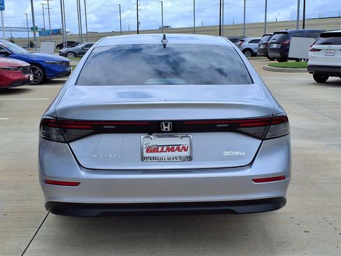 Used 2025 Honda Accord LX image 6