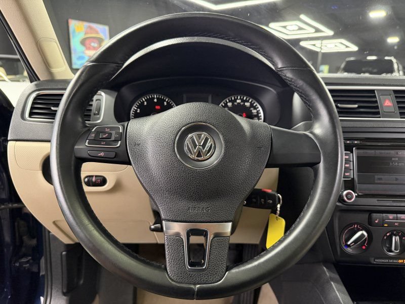 Used 2012 Volkswagen Jetta SE FWD image 10