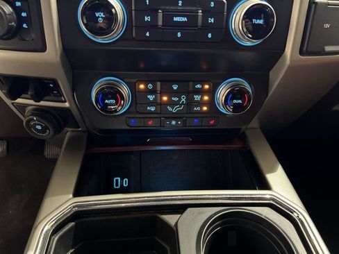Used 2020 Ford F250 King Ranch w/ FX4 Off-Road Package AWD/4WD image 17