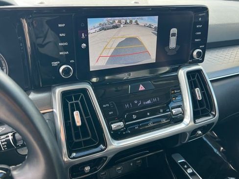 Certified 2022 Kia Sorento SX image 26