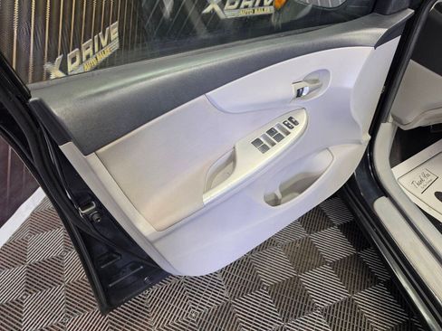 Used 2013 Toyota Corolla LE FWD image 12
