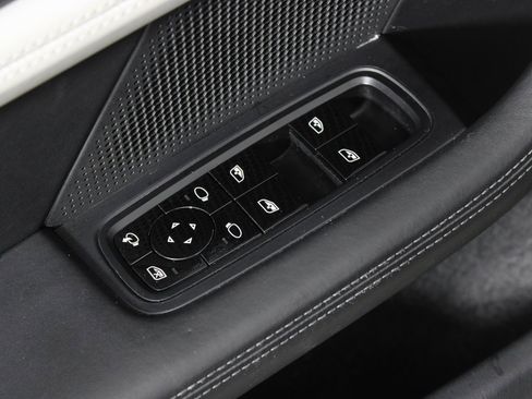 Used 2021 Porsche Taycan 4S image 16