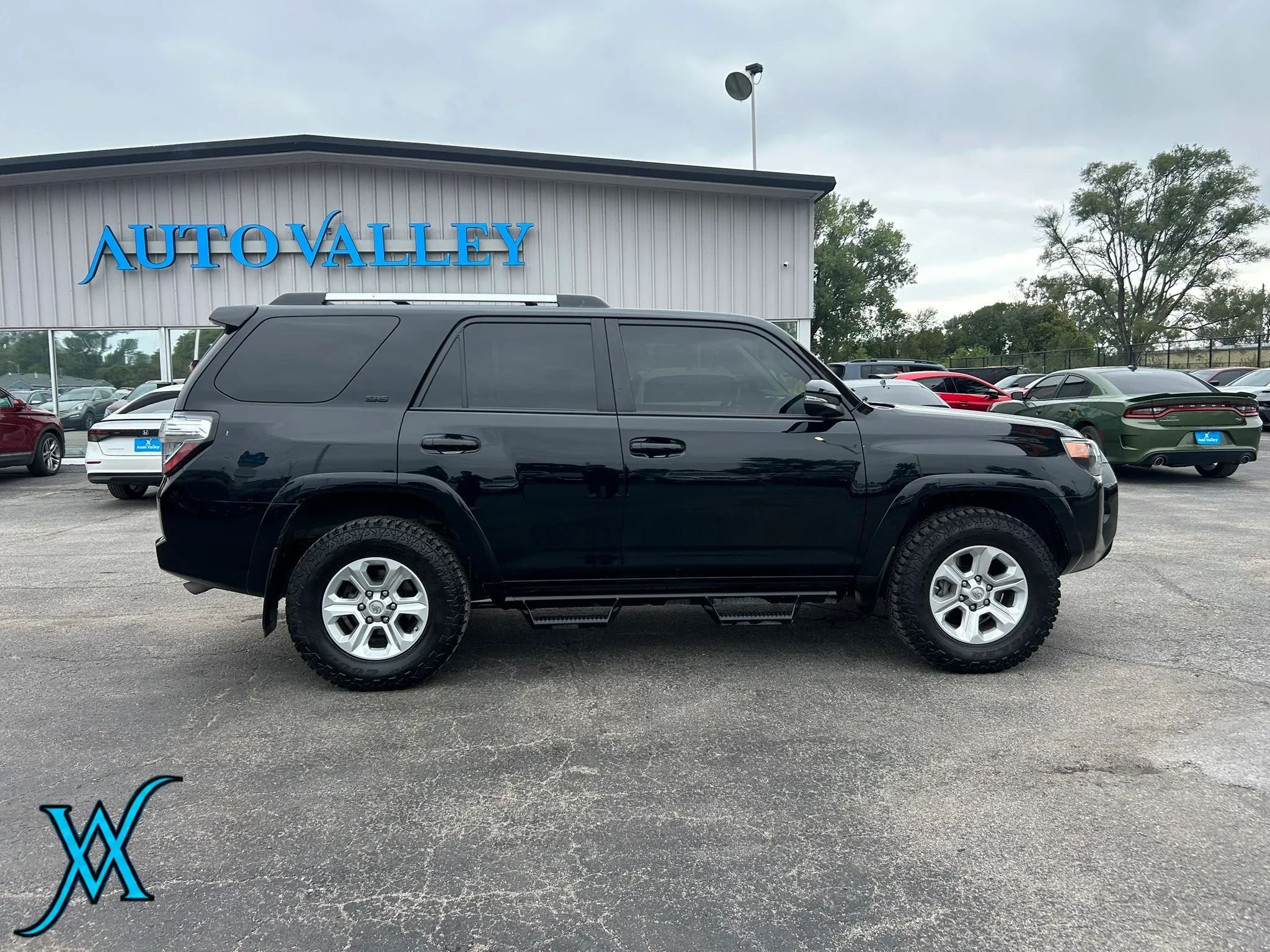 Used 2021 Toyota 4Runner SR5 Premium w/ Moonroof Package AWD/4WD image 8