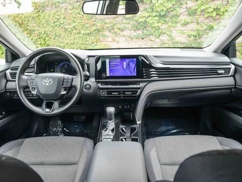 Used 2025 Toyota Camry LE FWD image 14