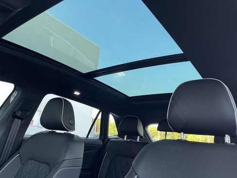 New 2026 Volkswagen Atlas Cross Sport SEL Premium R-Line image 15