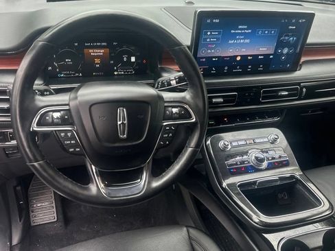 Used 2023 Lincoln Nautilus Reserve AWD/4WD image 15