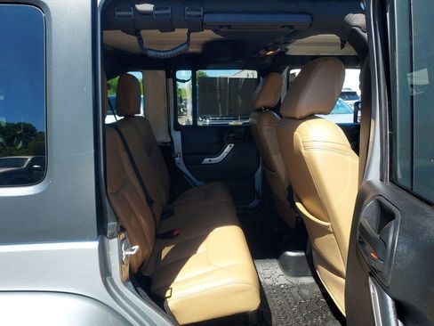Used 2016 Jeep Wrangler Unlimited Sahara w/ Connectivity Group AWD/4WD image 24