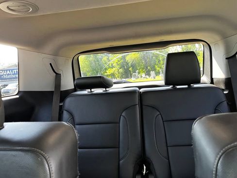 Used 2019 GMC Acadia SLT AWD/4WD image 26