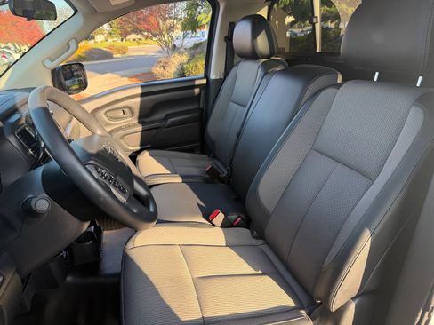 Used 2019 Nissan Titan S w/ S Utility Package image 9