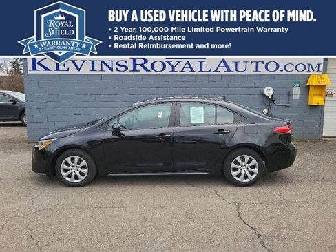 Used 2023 Toyota Corolla LE image 1